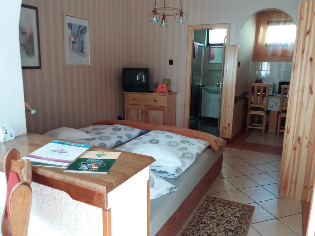 Hévíz Kaiser Apartman מראה חיצוני תמונה